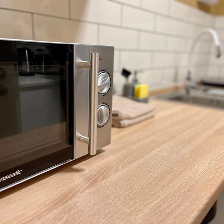 Terracotta Apartment - Zentral, Parken, Netflix, Kontaktloses Einchecken, Kingsize-Bett Wuppertal Ngoại thất bức ảnh