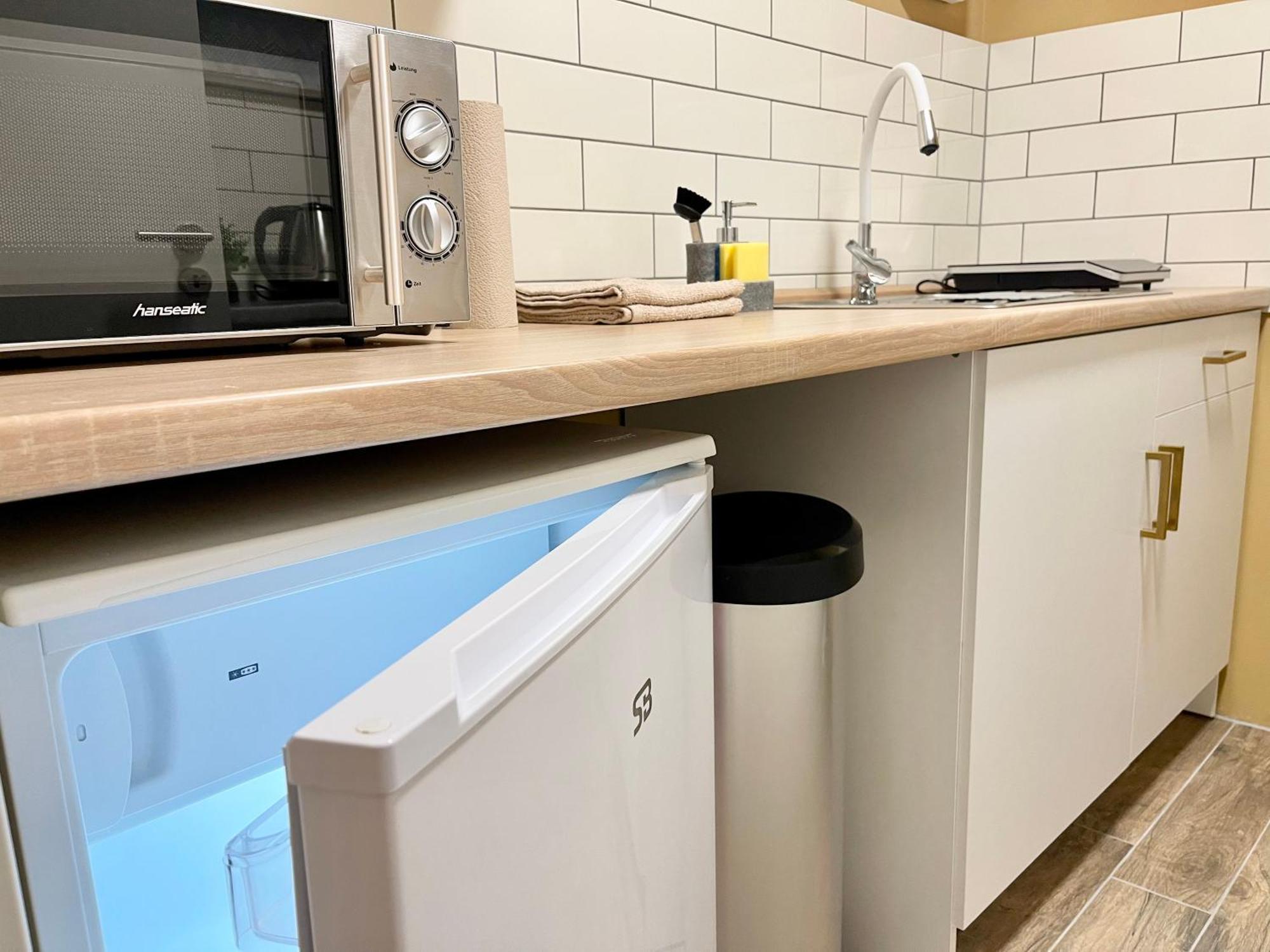 Terracotta Apartment - Zentral, Parken, Netflix, Kontaktloses Einchecken, Kingsize-Bett Wuppertal Ngoại thất bức ảnh